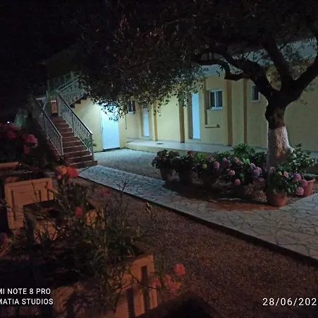 Ξενοδοχείο με διαμερίσματα Stamatia Ραζάτα