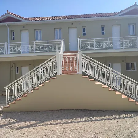 Stamatia מלון דירות