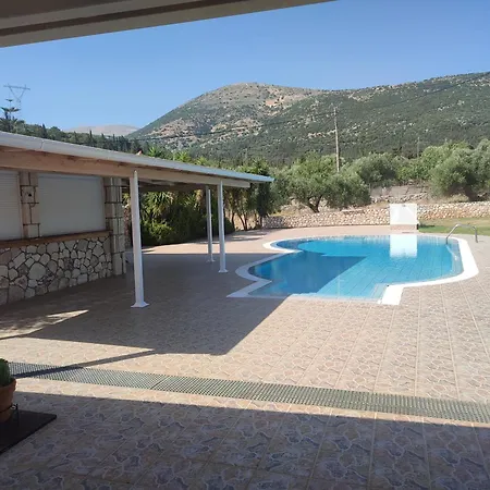 מלון דירות Stamatia 3*