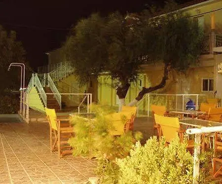 Stamatia מלון דירות Razáta